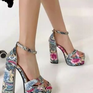 women shoes Heels